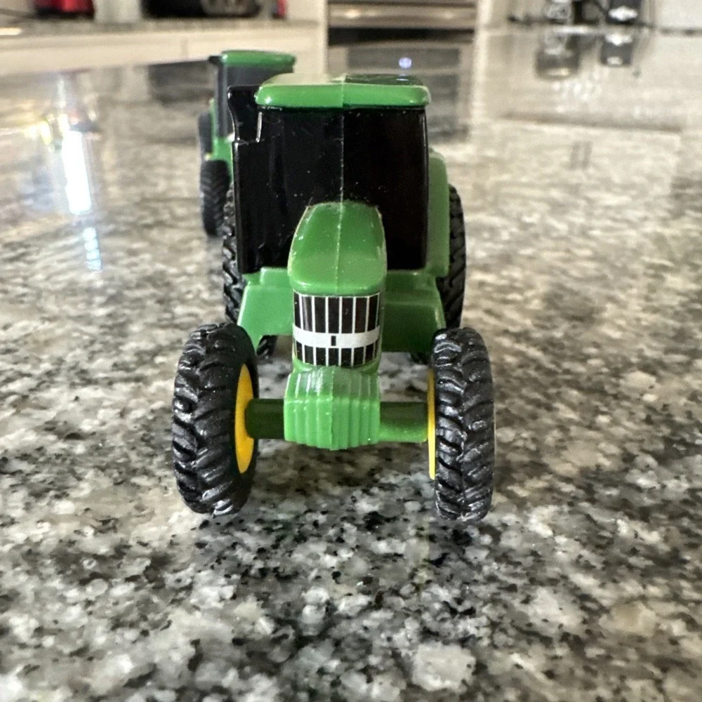 ERTL JOHN DEERE 8520 6400/6402 Tractors 1/64 Plastic Metal Used Toy 2 For 1‎